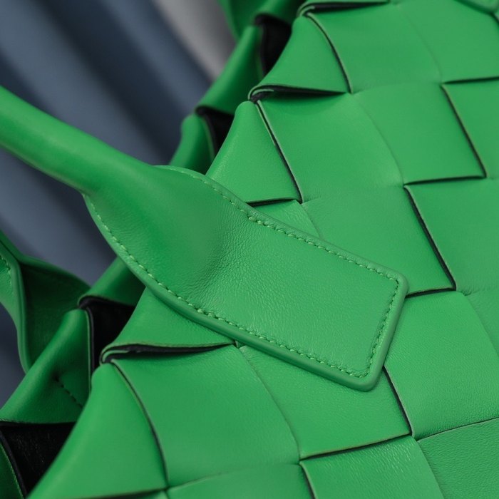 Bottega Veneta Tote bag with structured design Green 01A
