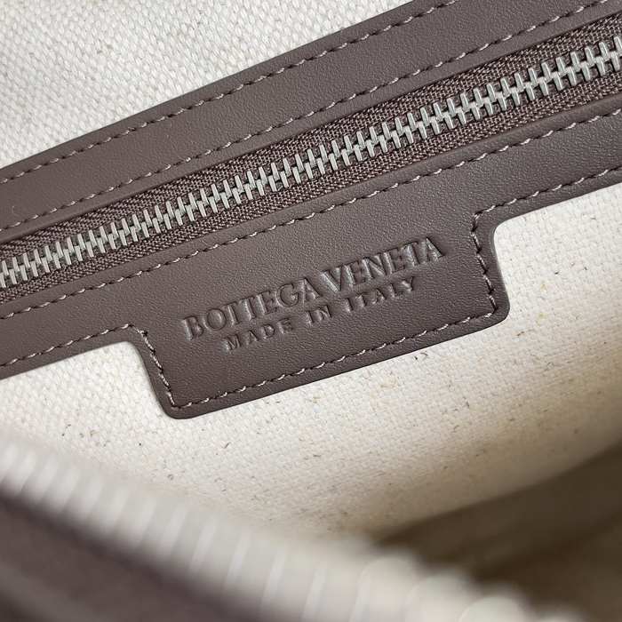 Bottega Veneta Tote bag with stylish traits Brown 01A