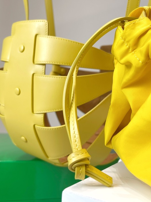 Bottega Veneta Tote bag with unique cuts Yellow 01A