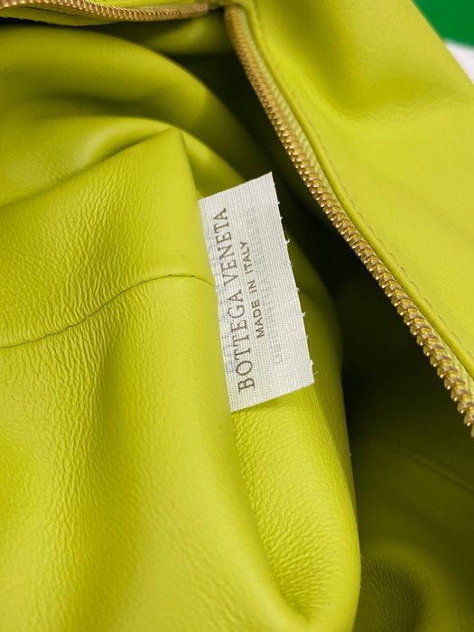 Bottega Veneta Tote bag with unique design elements Green 01A