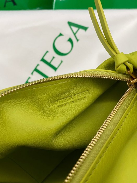 Bottega Veneta Tote bag with unique design elements Green 01A