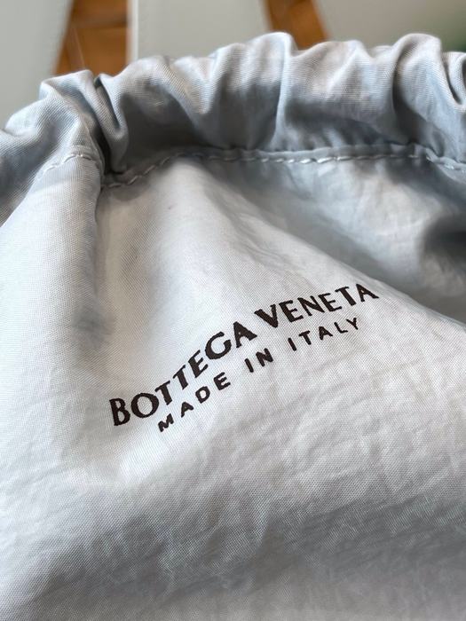 Bottega Veneta Tote bag with unique design traits White 01A