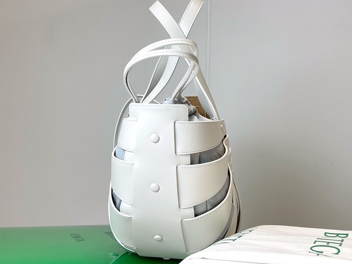 Bottega Veneta Tote bag with unique design traits White 01A