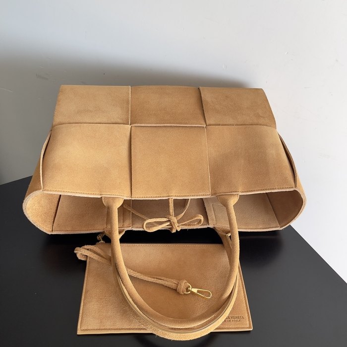 Bottega Veneta Tote style 06 Tan 01A