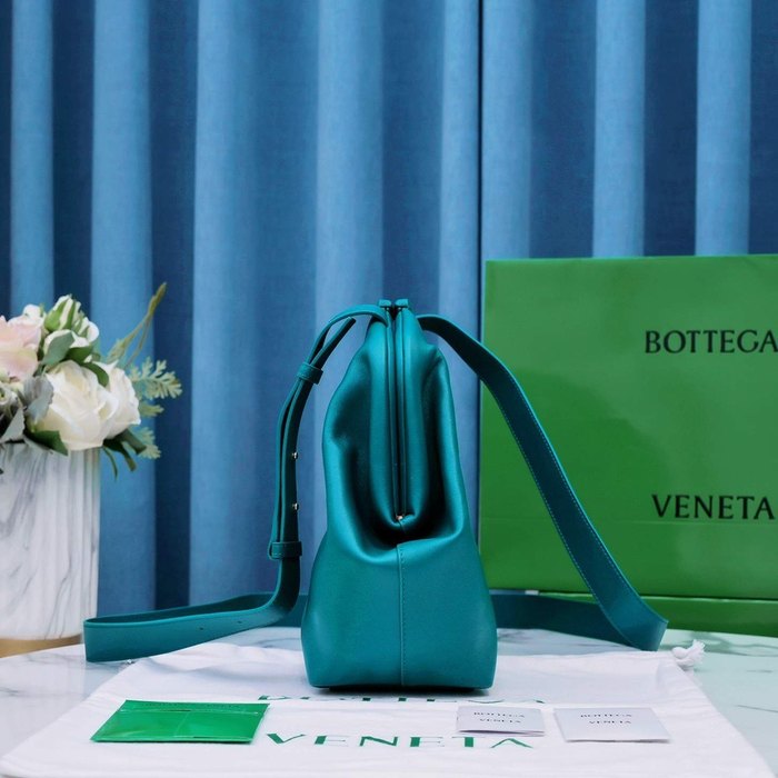 Bottega Veneta Tote style 100 Blue 01A