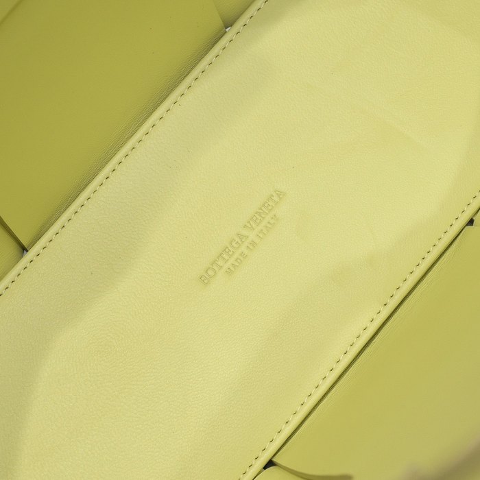 Bottega Veneta Tote style 113 Beige 01A