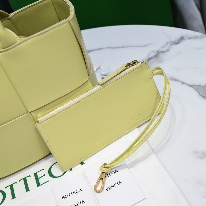 Bottega Veneta Tote style 113 Beige 01A