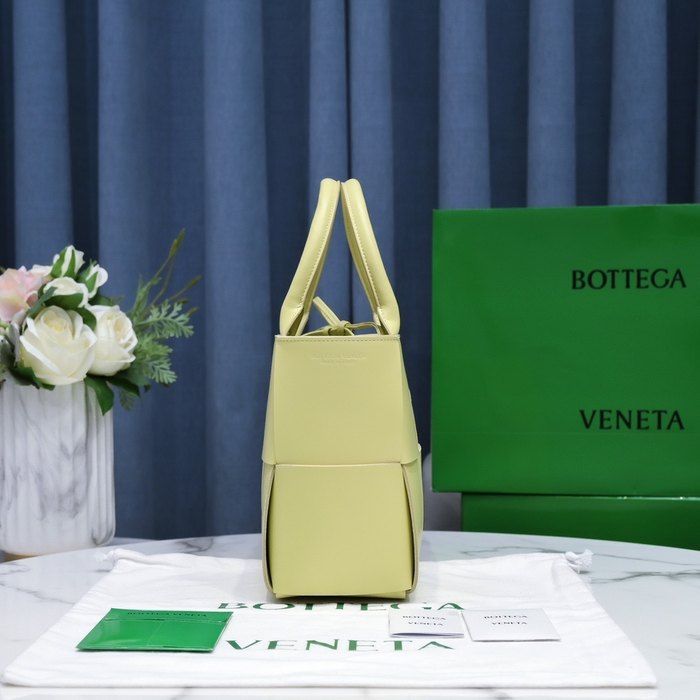 Bottega Veneta Tote style 113 Beige 01A