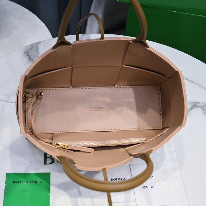 Bottega Veneta Tote style 114 Tan 01A