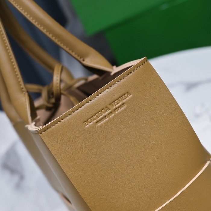 Bottega Veneta Tote style 114 Tan 01A
