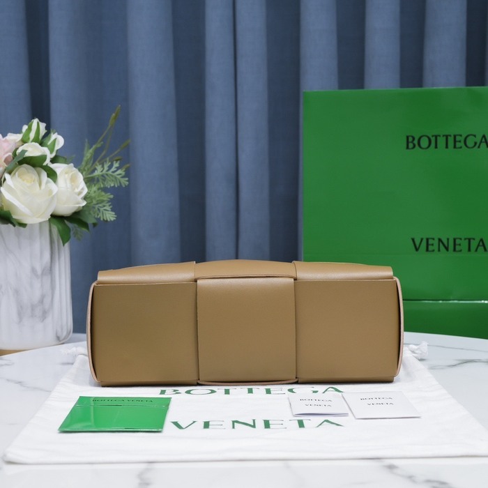 Bottega Veneta Tote style 114 Tan 01A