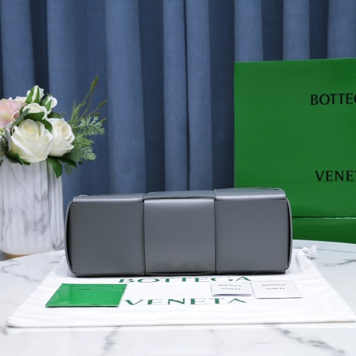 Bottega Veneta Tote style 115 Grey 01A