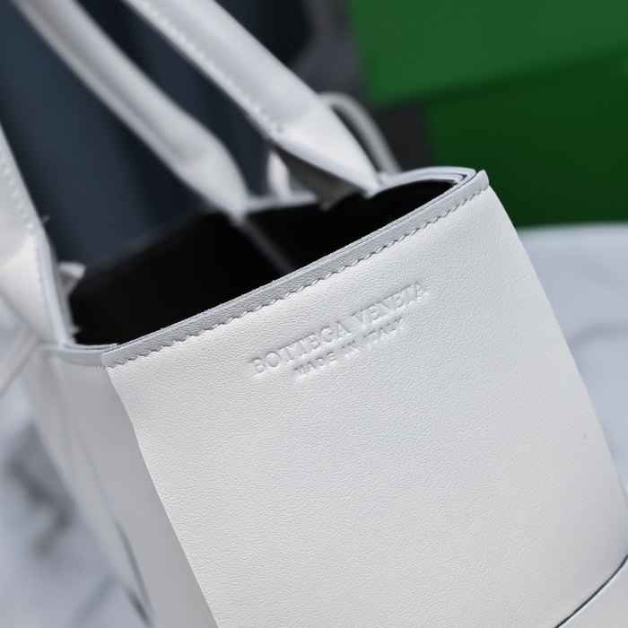 Bottega Veneta Tote style 117 White 01A