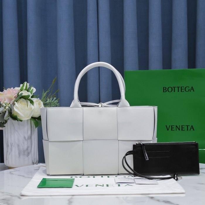 Bottega Veneta Tote style 117 White 01A