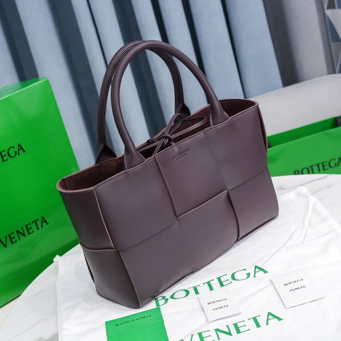 Bottega Veneta Tote style 25 Burgundy 01A