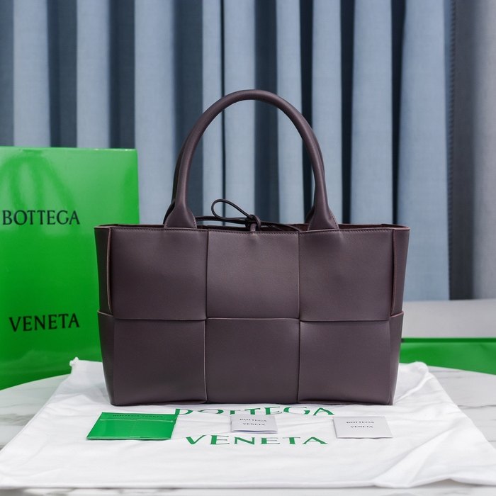 Bottega Veneta Tote style 25 Burgundy 01A