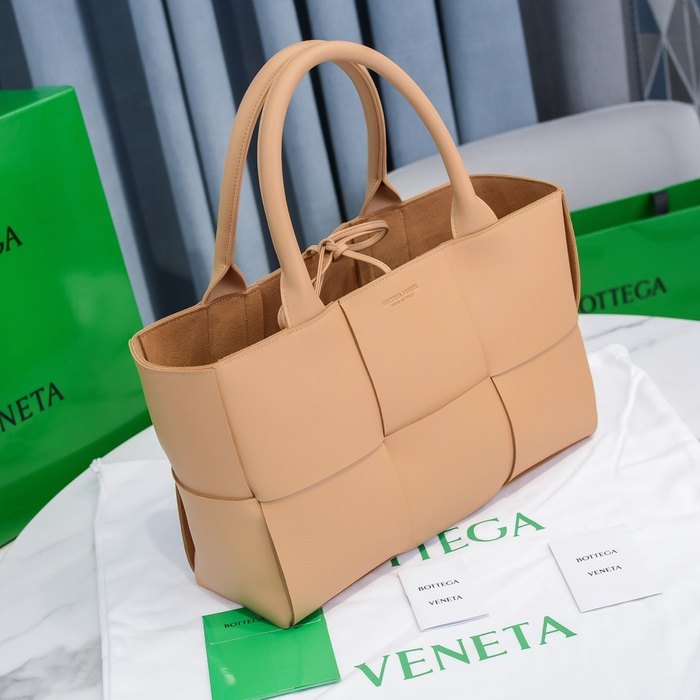 Bottega Veneta Tote style 26 Tan 01A