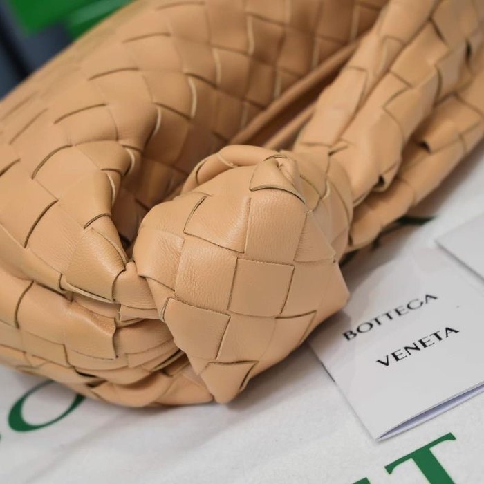 Bottega Veneta Tote style 35 Beige 01A