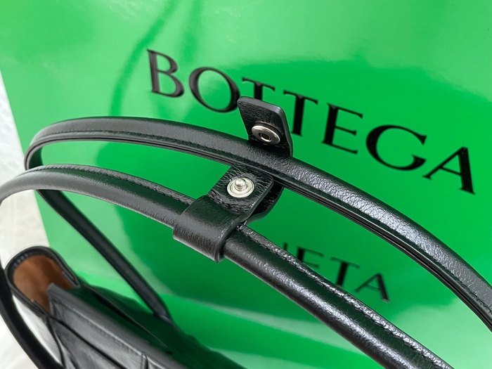 Bottega Veneta Tote style 79 Black 01A