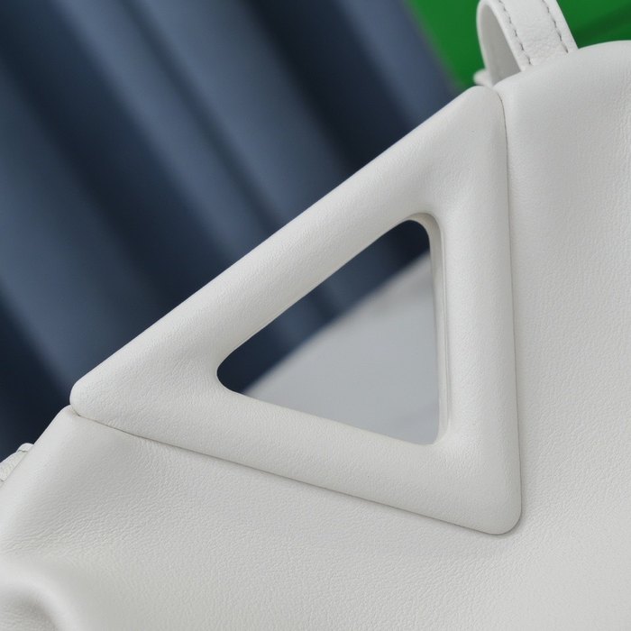 Bottega Veneta Tote style 87 White 01A