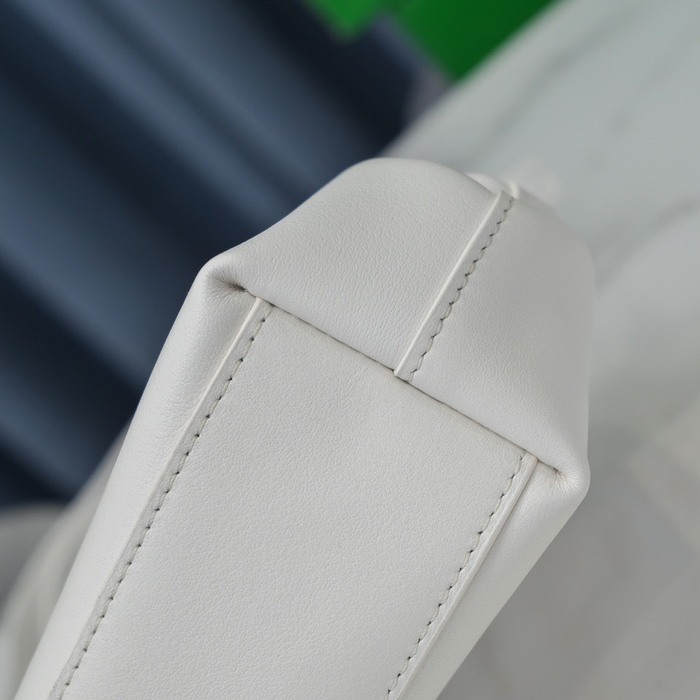 Bottega Veneta Tote style 87 White 01A
