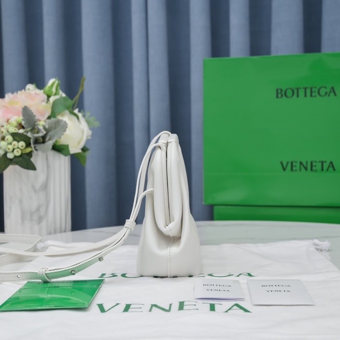 Bottega Veneta Tote style 87 White 01A