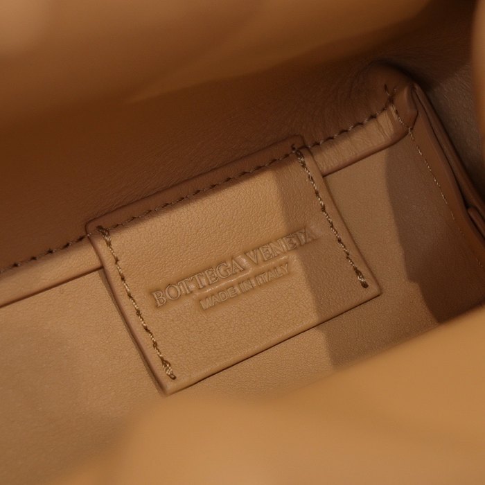 Bottega Veneta Tote style 89 Tan 01A