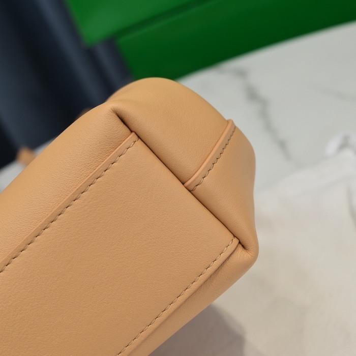 Bottega Veneta Tote style 89 Tan 01A