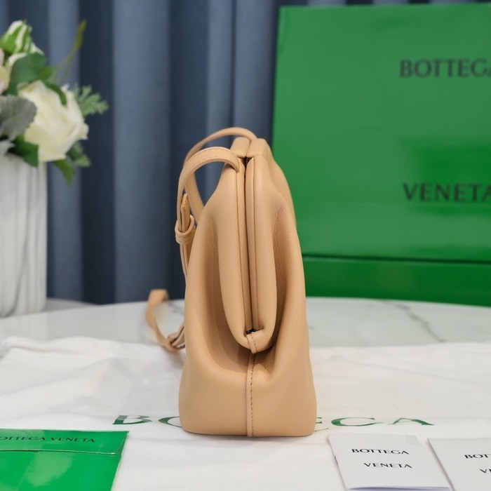 Bottega Veneta Tote style 89 Tan 01A