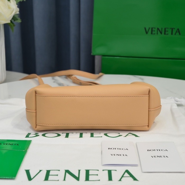 Bottega Veneta Tote style 89 Tan 01A