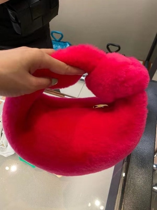 Bottega Veneta Tote with distinctive styling traits Red 01A