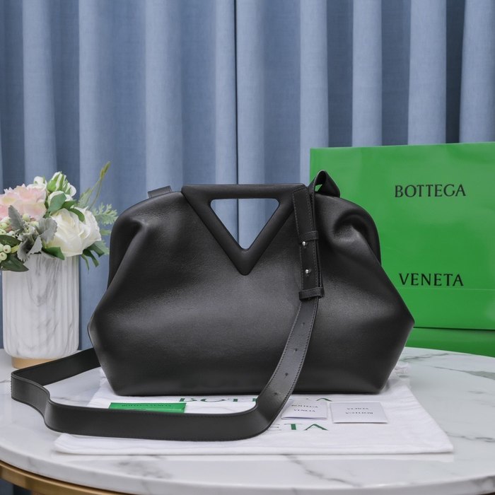 Bottega Veneta Tote with structured design Black 01A