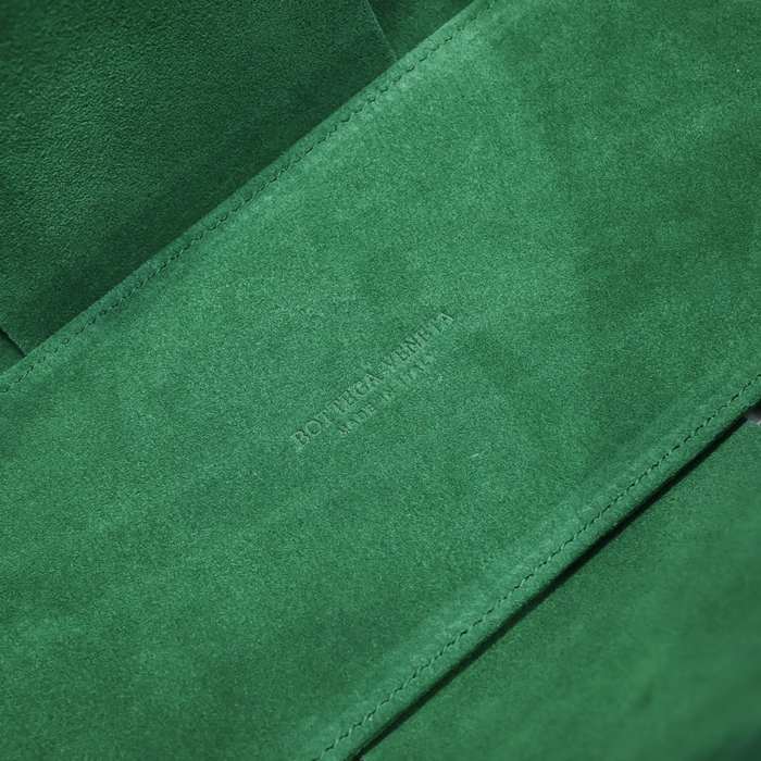 Bottega Veneta Tote with structured design Green 01A