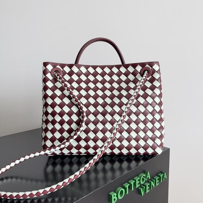 Bottega Veneta Tote with structured features Burgundy 01A