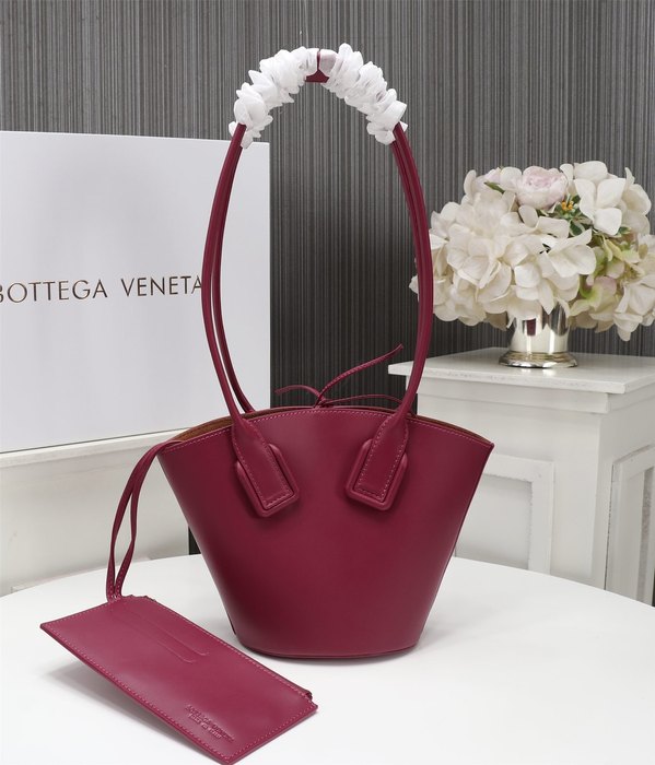 Bottega Veneta Tote with stylish traits Burgundy 01A