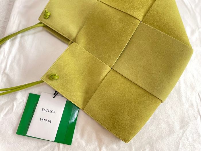 Bottega Veneta Tote with unique design traits Beige 01A