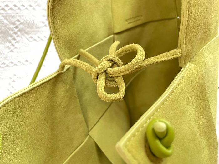 Bottega Veneta Tote with unique design traits Beige 01A