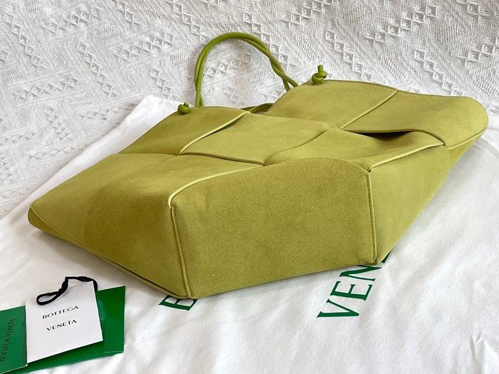 Bottega Veneta Tote with unique design traits Beige 01A