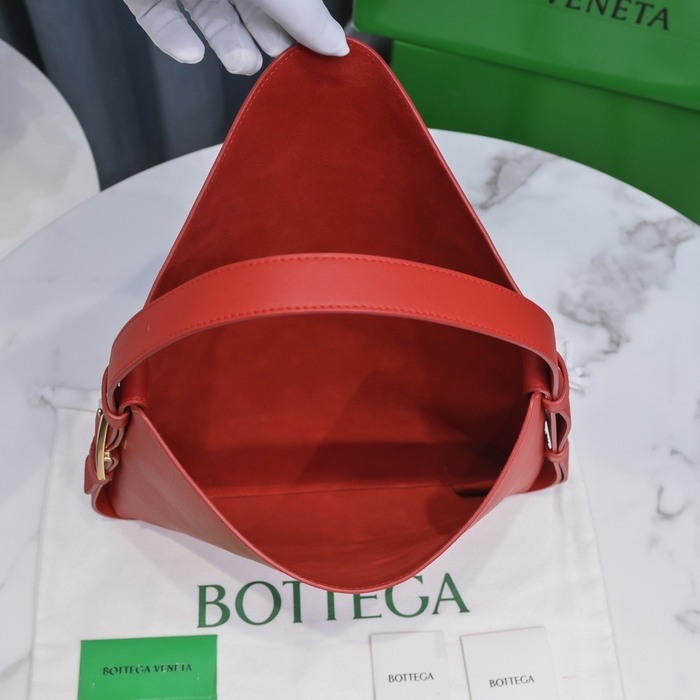 Bottega Veneta Tote with unique design traits Red 01A