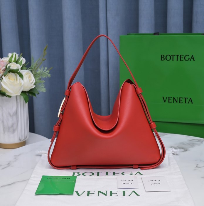 Bottega Veneta Tote with unique design traits Red 01A
