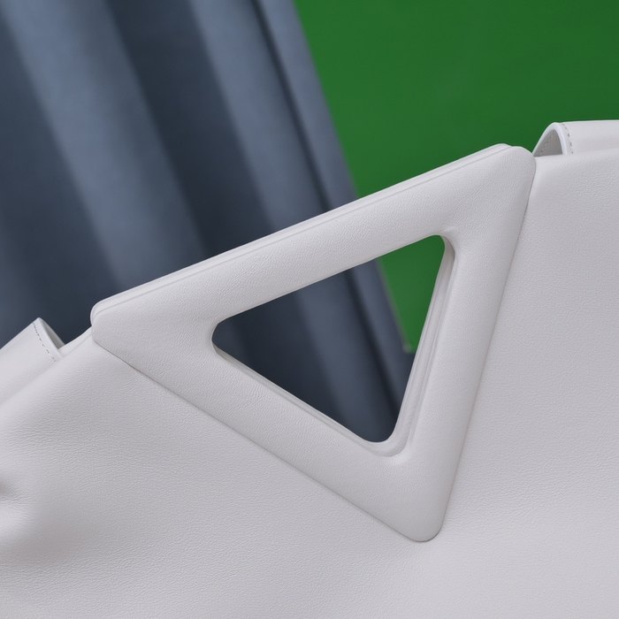 Bottega Veneta Tote with unique design traits White 01A