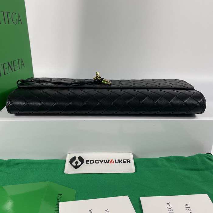 Bottega Veneta Tote with woven design Black 01A