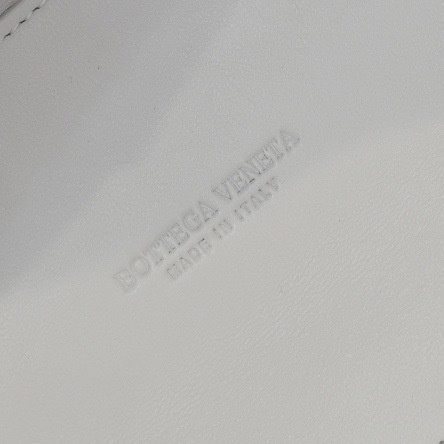 Bottega Veneta Tote with woven texture Black 01A 2