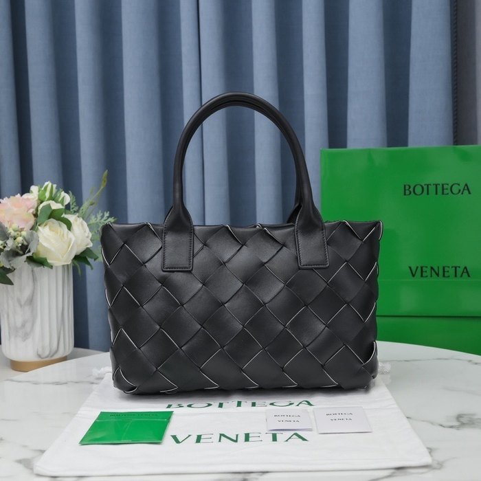 Bottega Veneta Tote with woven texture Black 01A 2