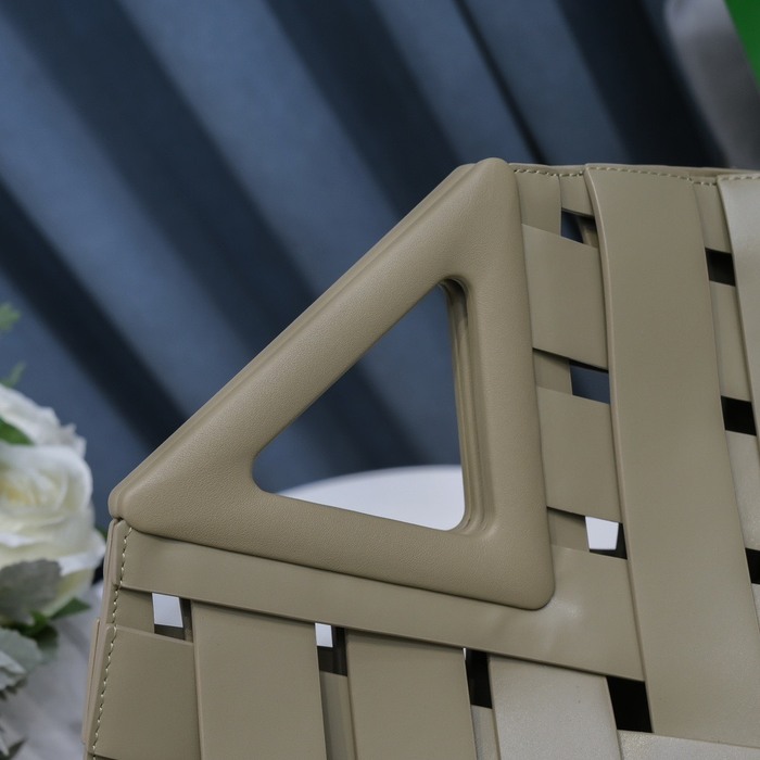 Bottega Veneta Woven Tote Beige 01A 2