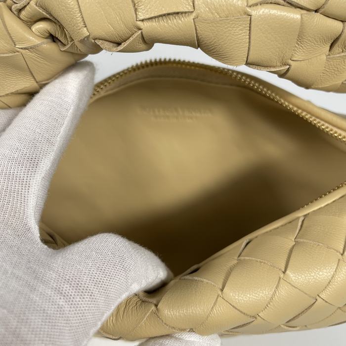 Bottega Veneta Woven Tote Beige 01A