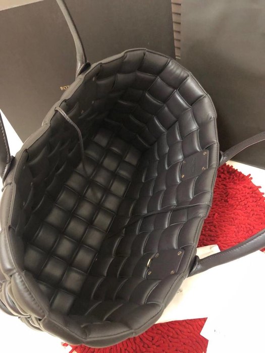 Bottega Veneta Woven Tote Black 01A