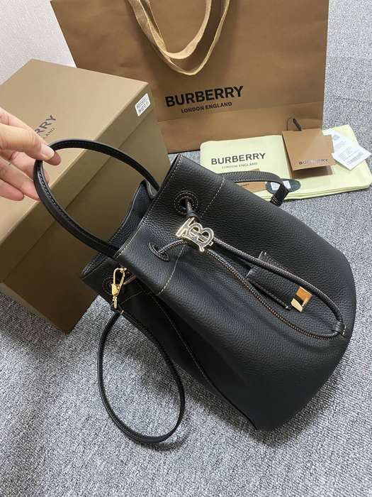 Burberry Burberry  Bucket Bag color 28A