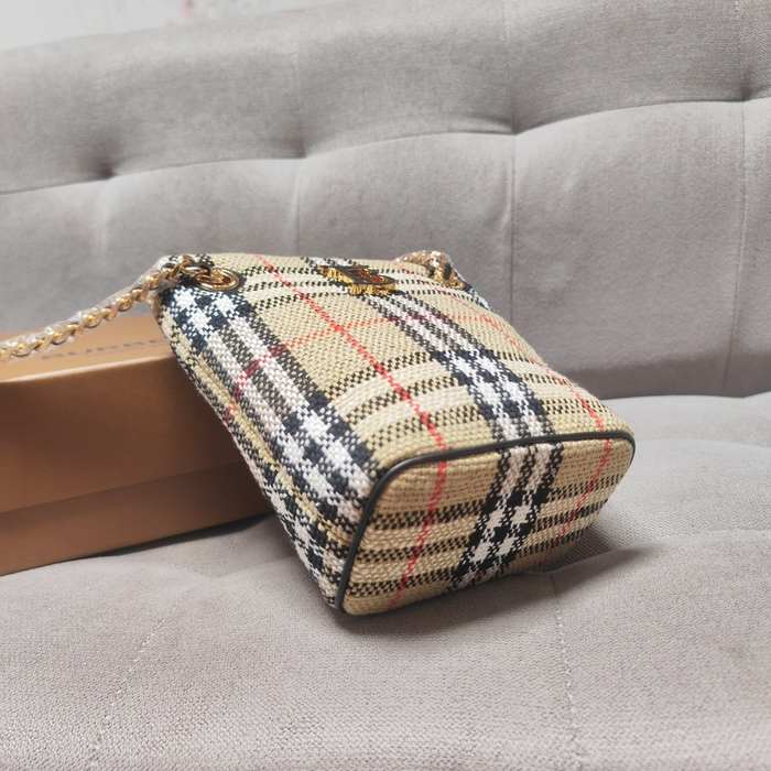 Burberry Checked Tote with stylish patterns Beige 01A