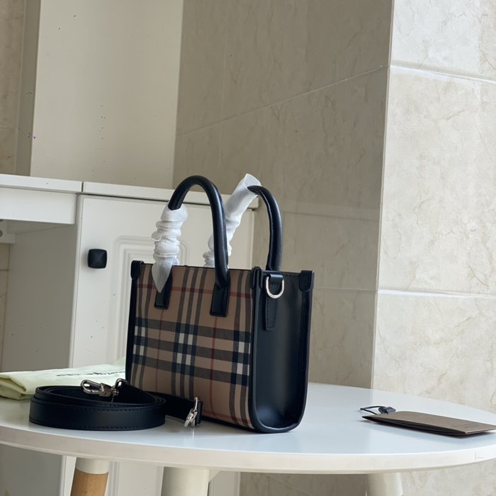 Burberry Plaid Tote with Handle Beige 01A